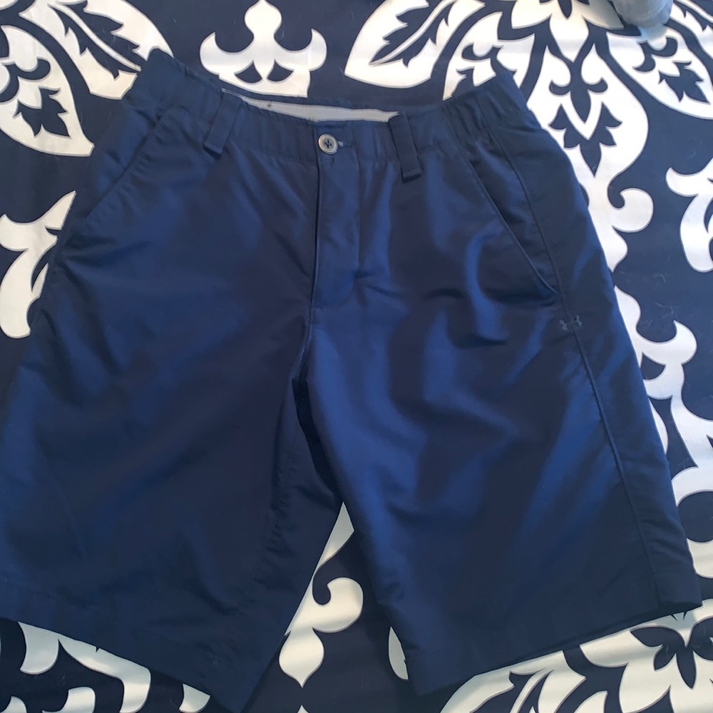 Under Armour Men’s Preppy Navy Golf Dress Shorts - wrinkle resistant! EUC W30
